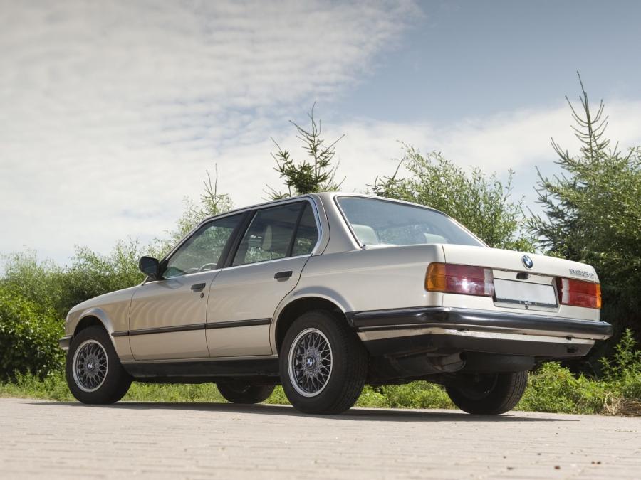  BMW 325e Sedan 1983 года  (фото 5 из 6)